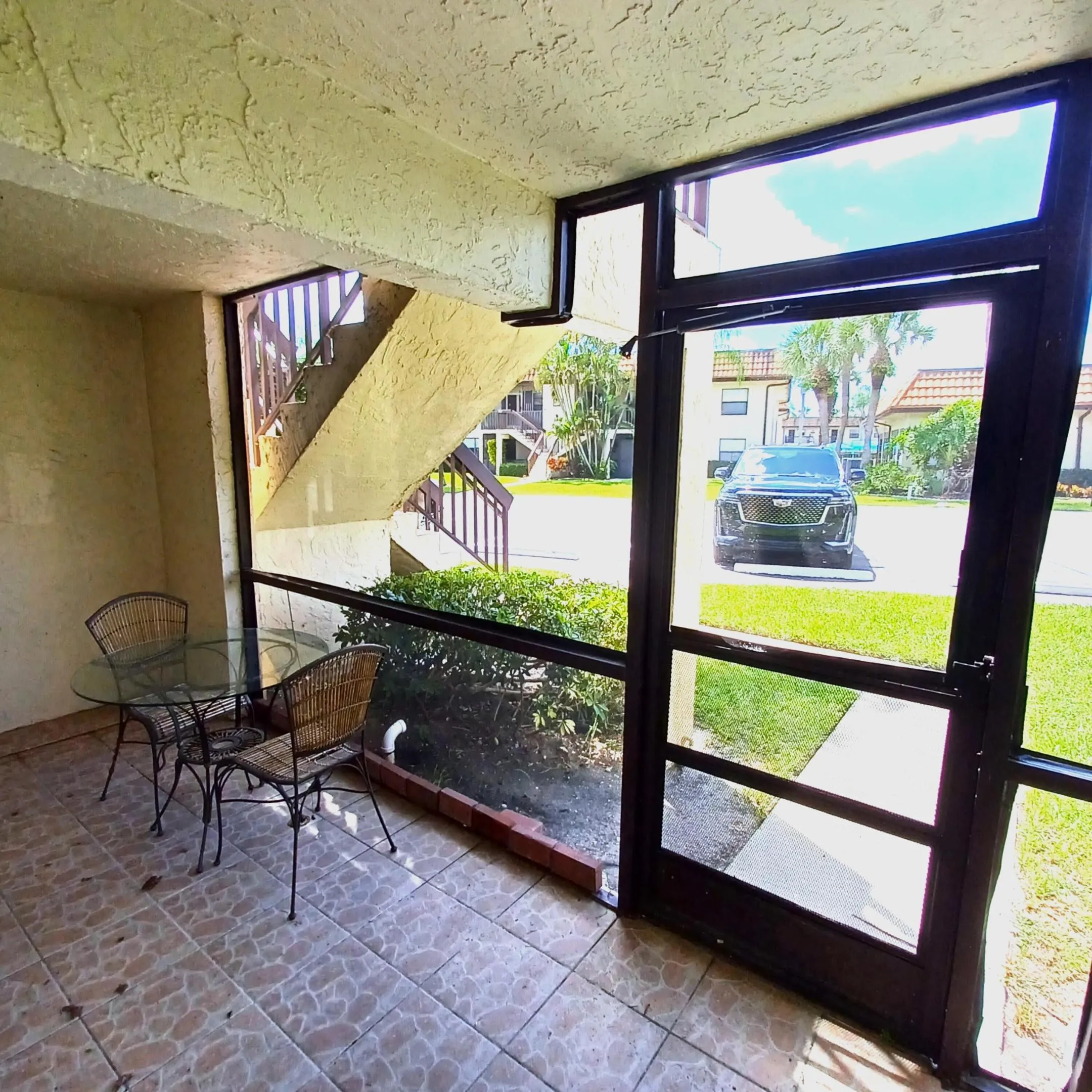 Screened Patio rm