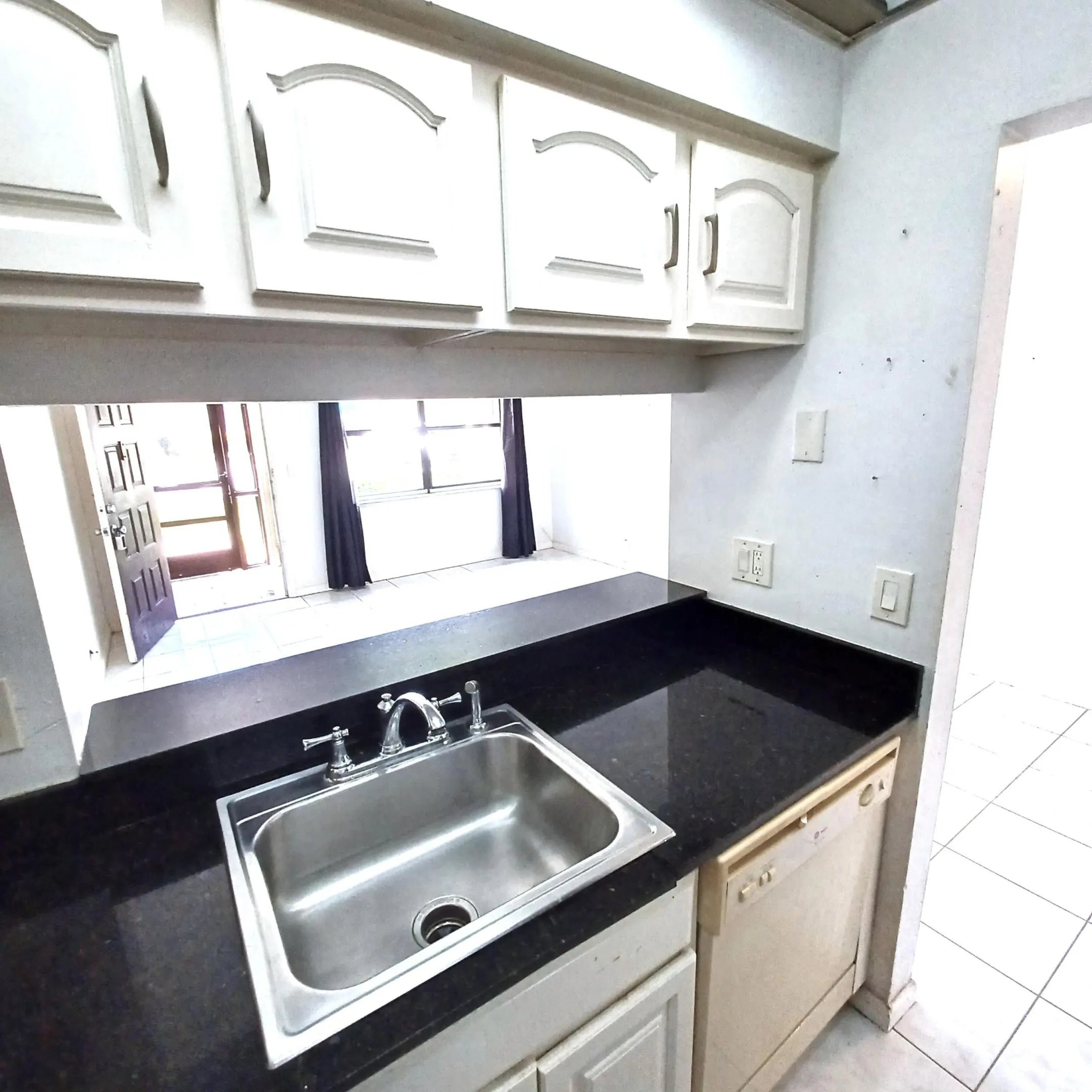 GRANITE COUNTER TOPS