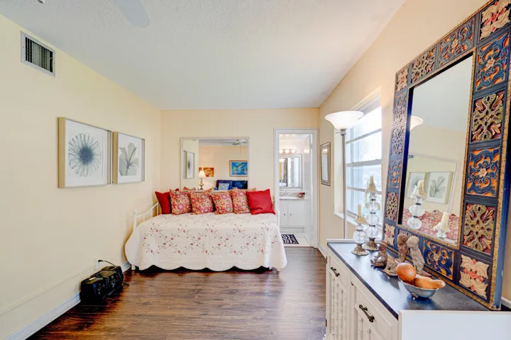 5401 NW 2nd Ave #227_Pictures_20_10.03.2