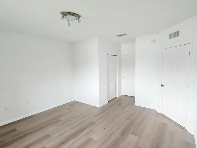 Master Bedroom v3 (2)