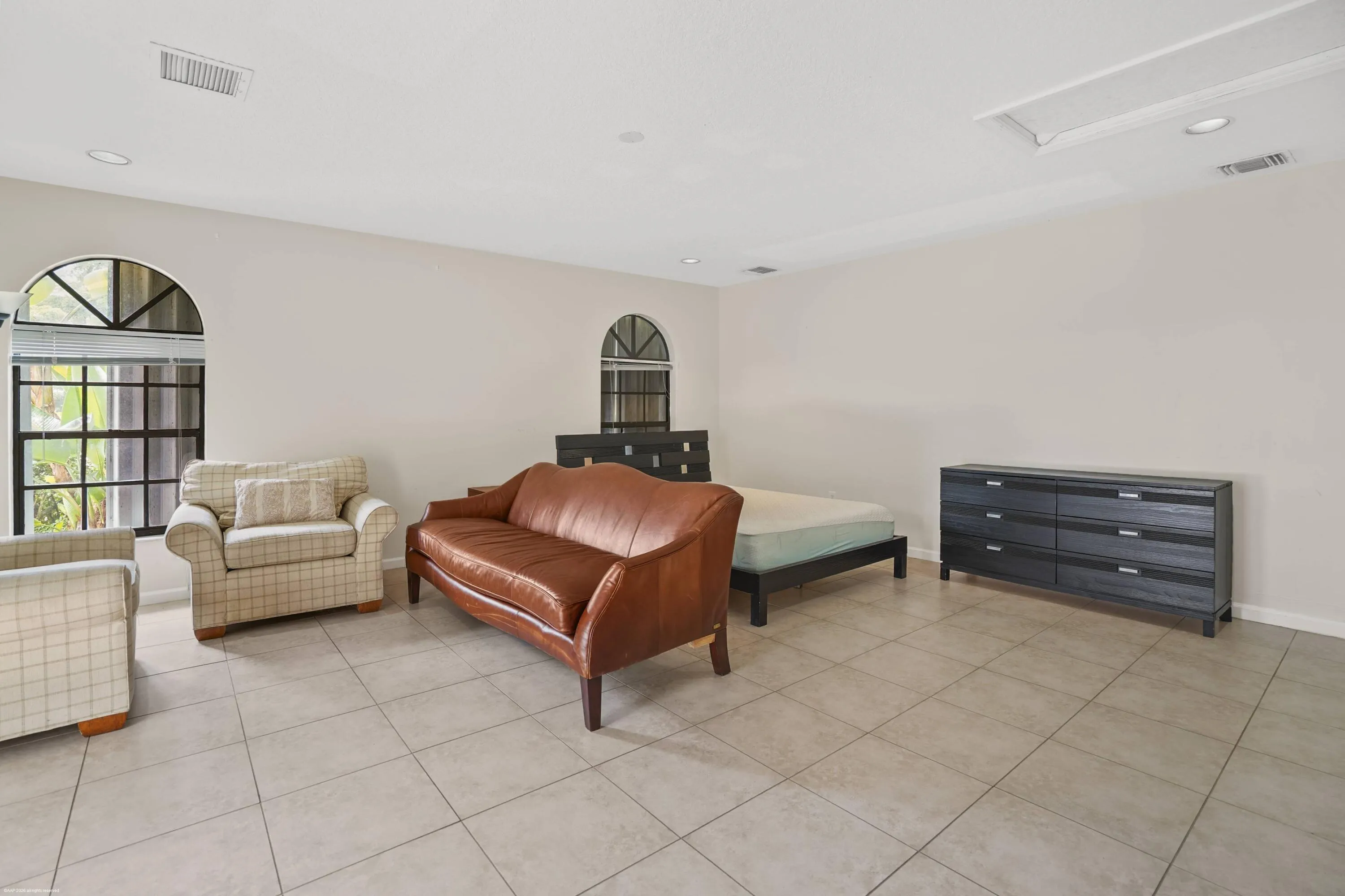 2388 & 2389 King Ter 034