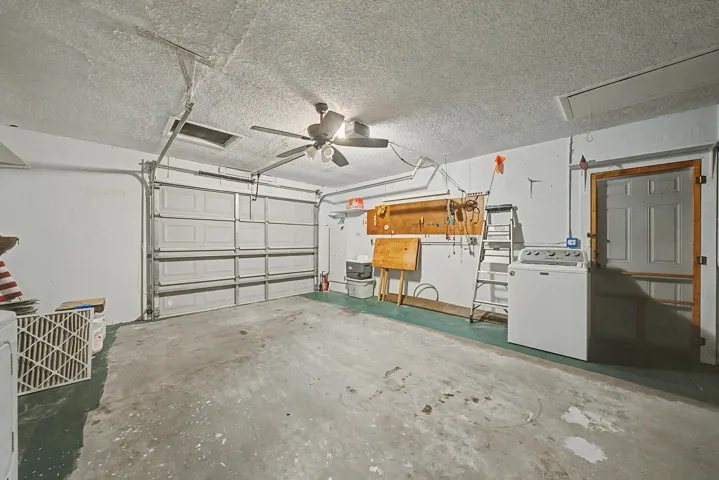 interior - garage 1