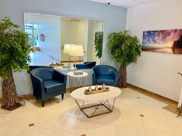 OCEAN HARBOR LOBBY