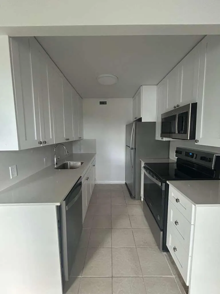 KITCHEN--