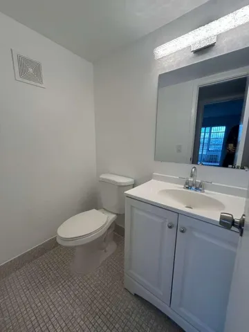 BATHROOM HALF