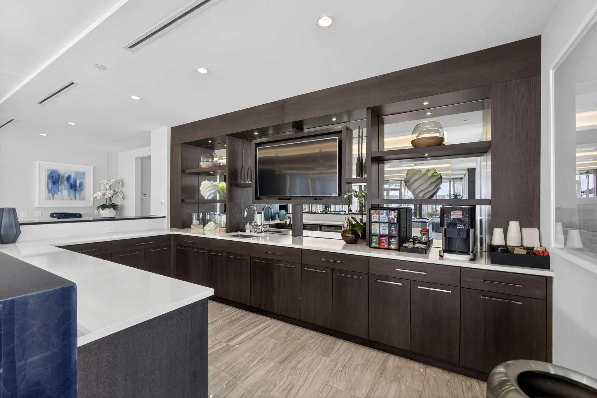 Bring your friends and meet your neighbors at your very own Private waterfront bar...no valet parking or waiting for a barstool ... you can even choose what's on TV!