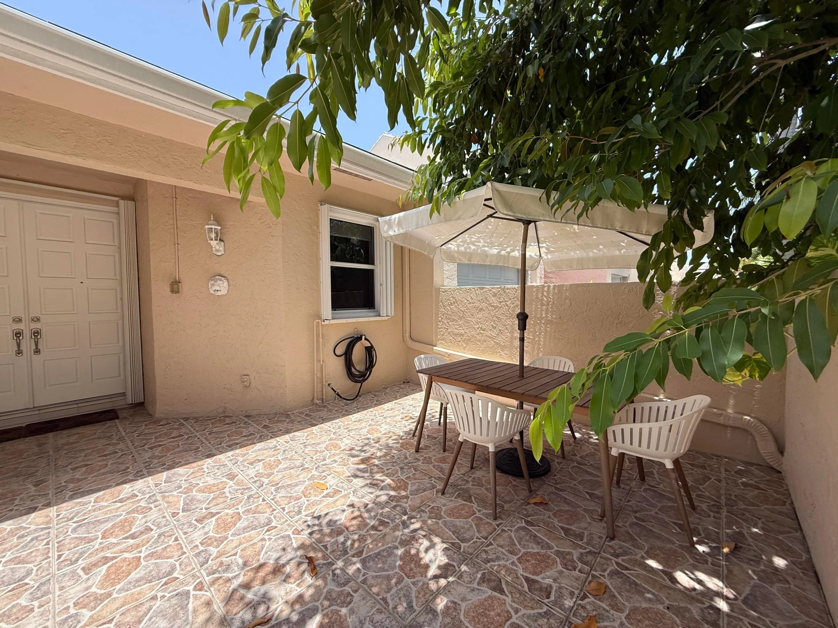 Front Patio (courtyard)