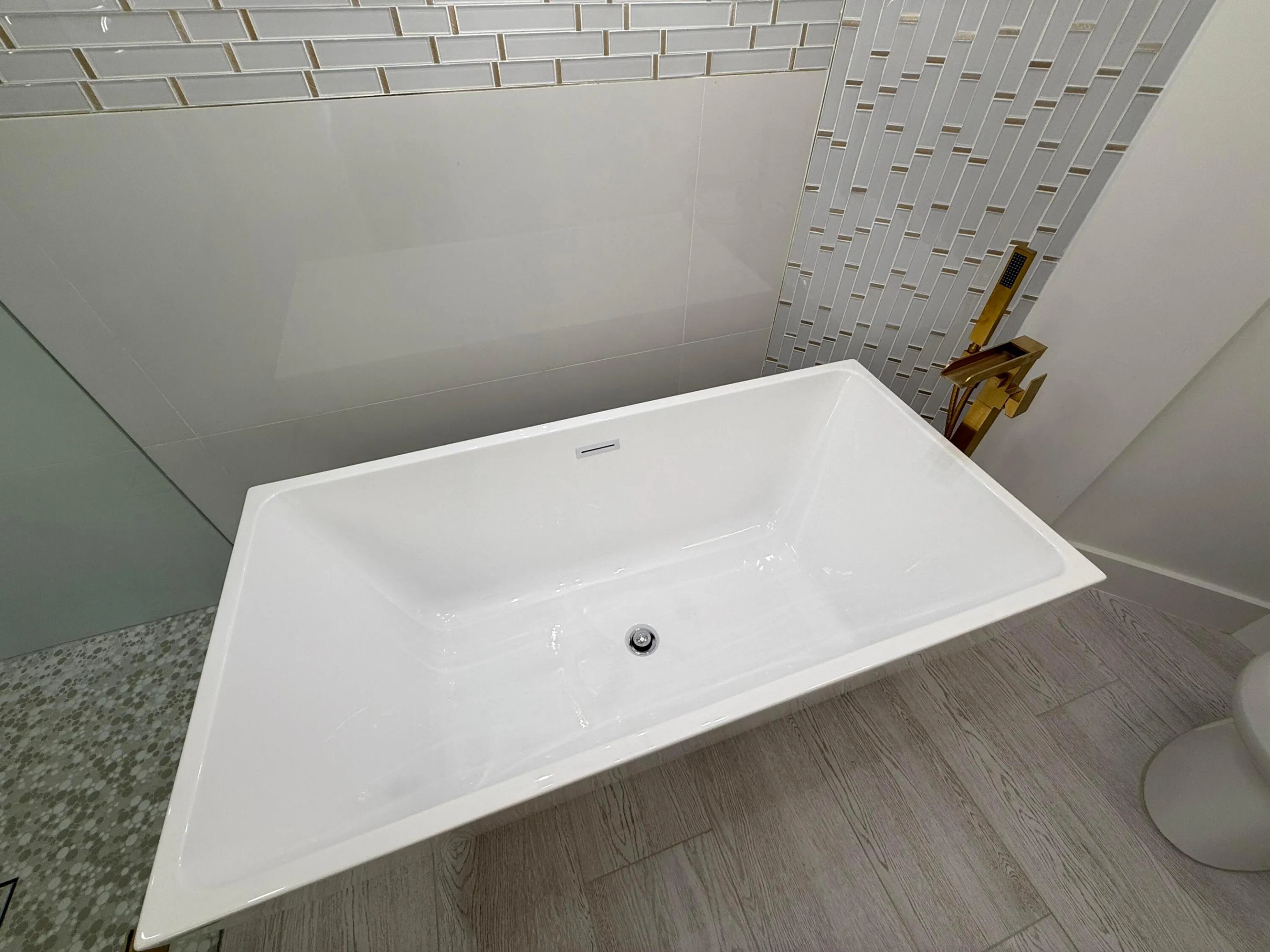 Master Tub