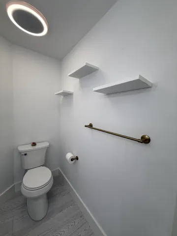 Master Toilet
