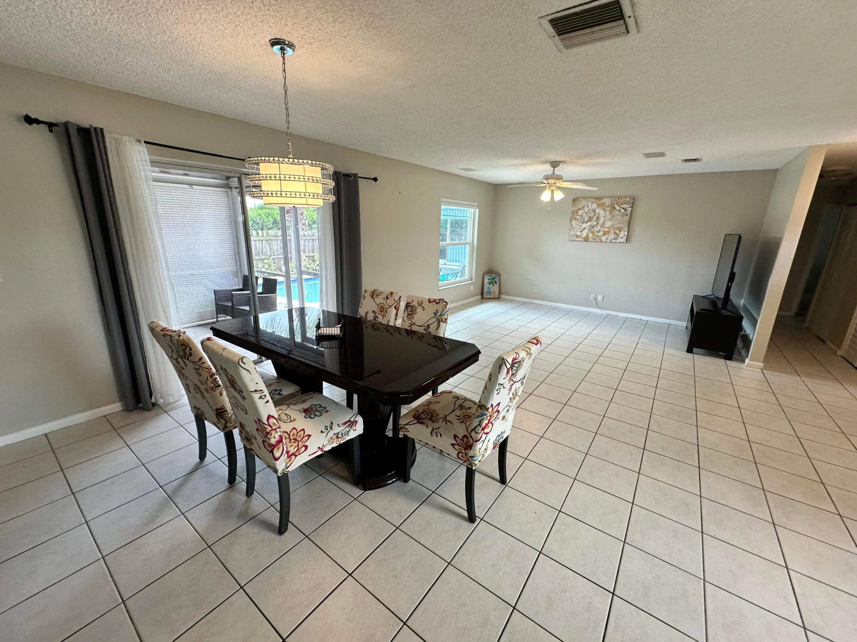 Dinning room - (2)
