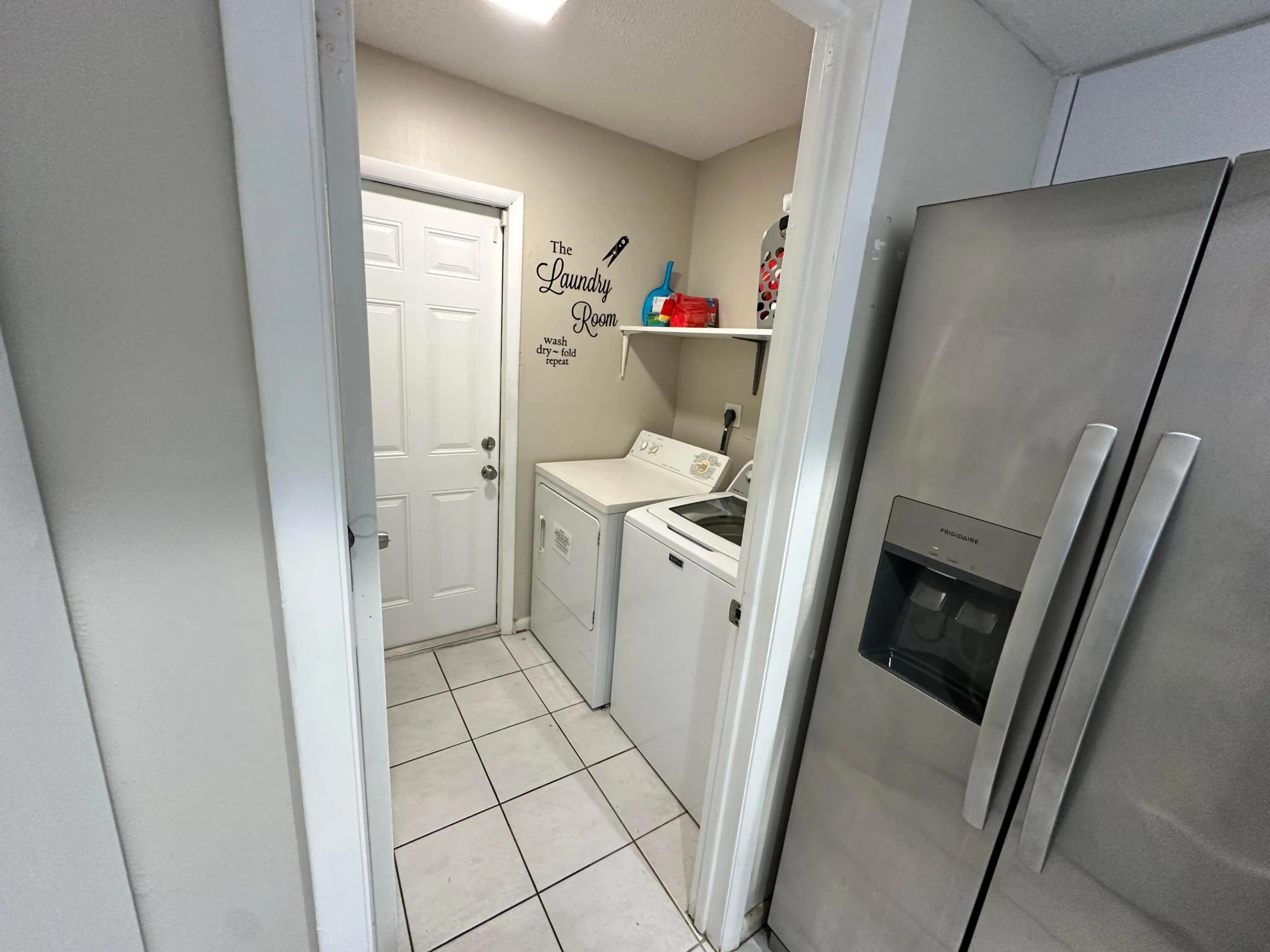 Laundry Room- (3)