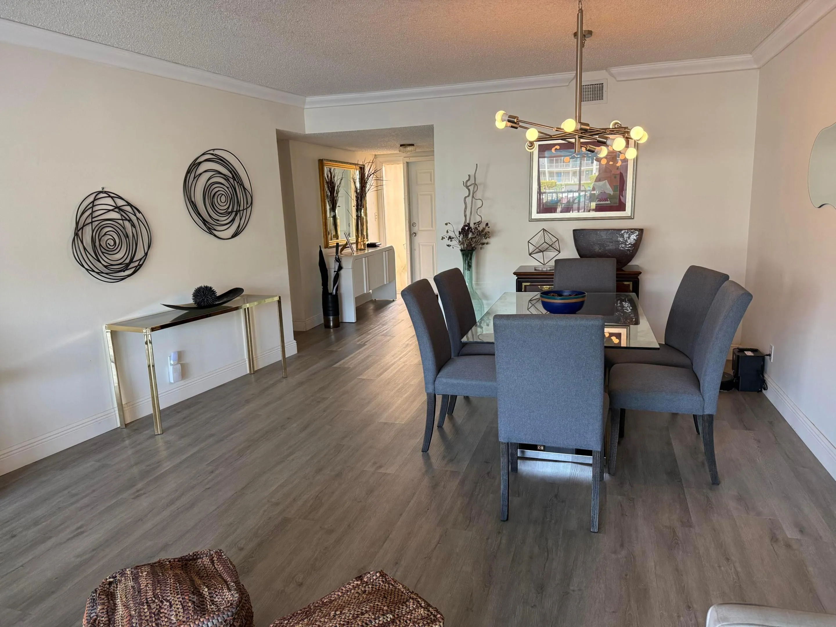 laminate floors and comfortably furnished