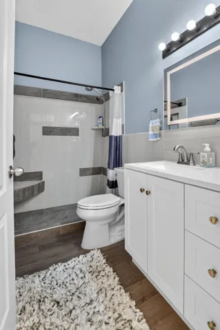 Beautiful Modern Guest Bathroom recently remodeled 2026.