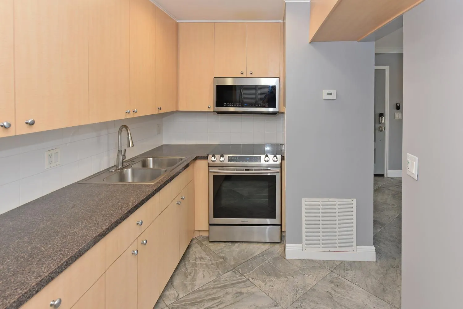 015-088-156 Lake Evelyn Dr-1498x1000