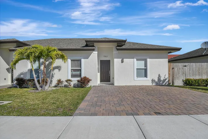 1566 W 26th Ct-15