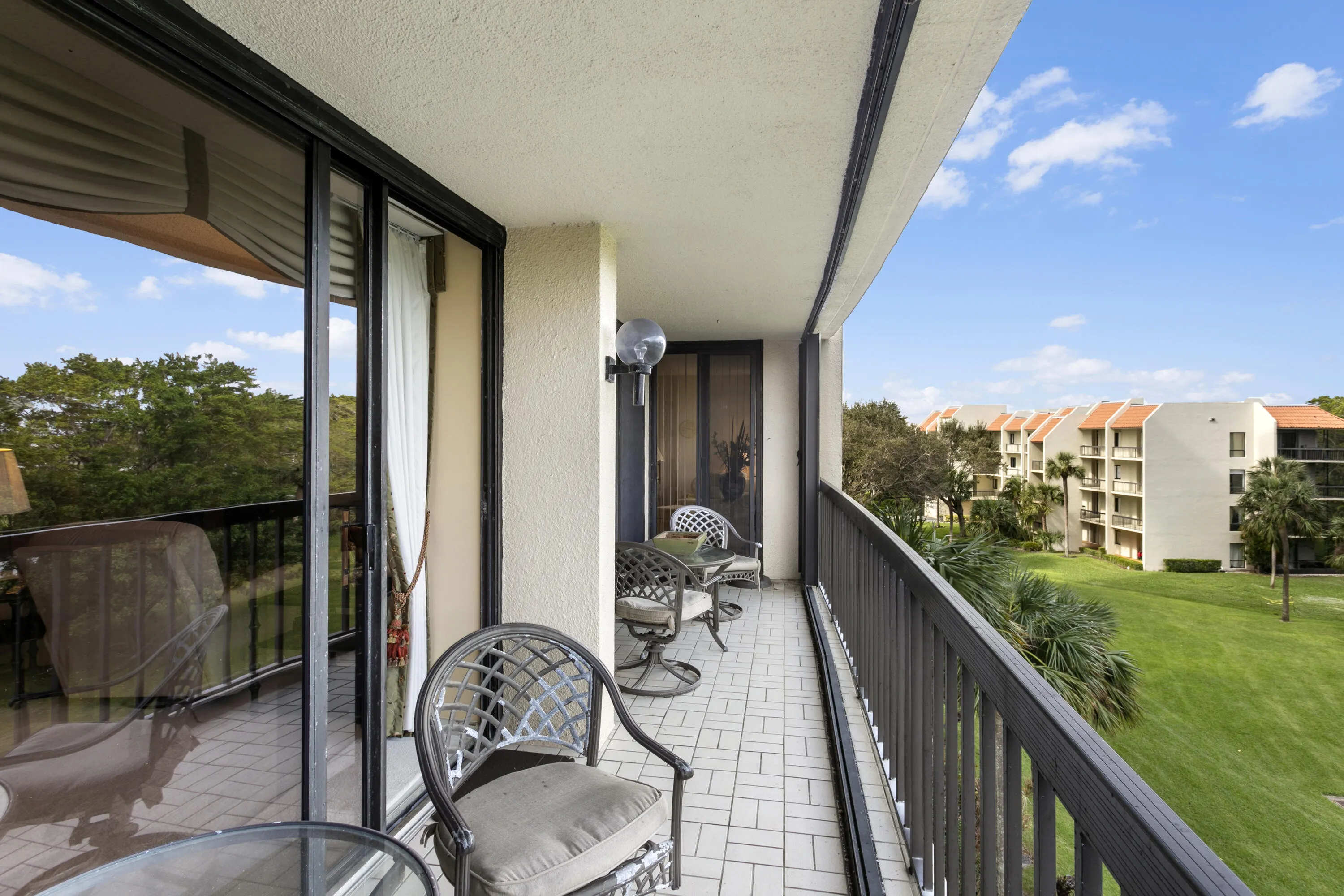 balcony