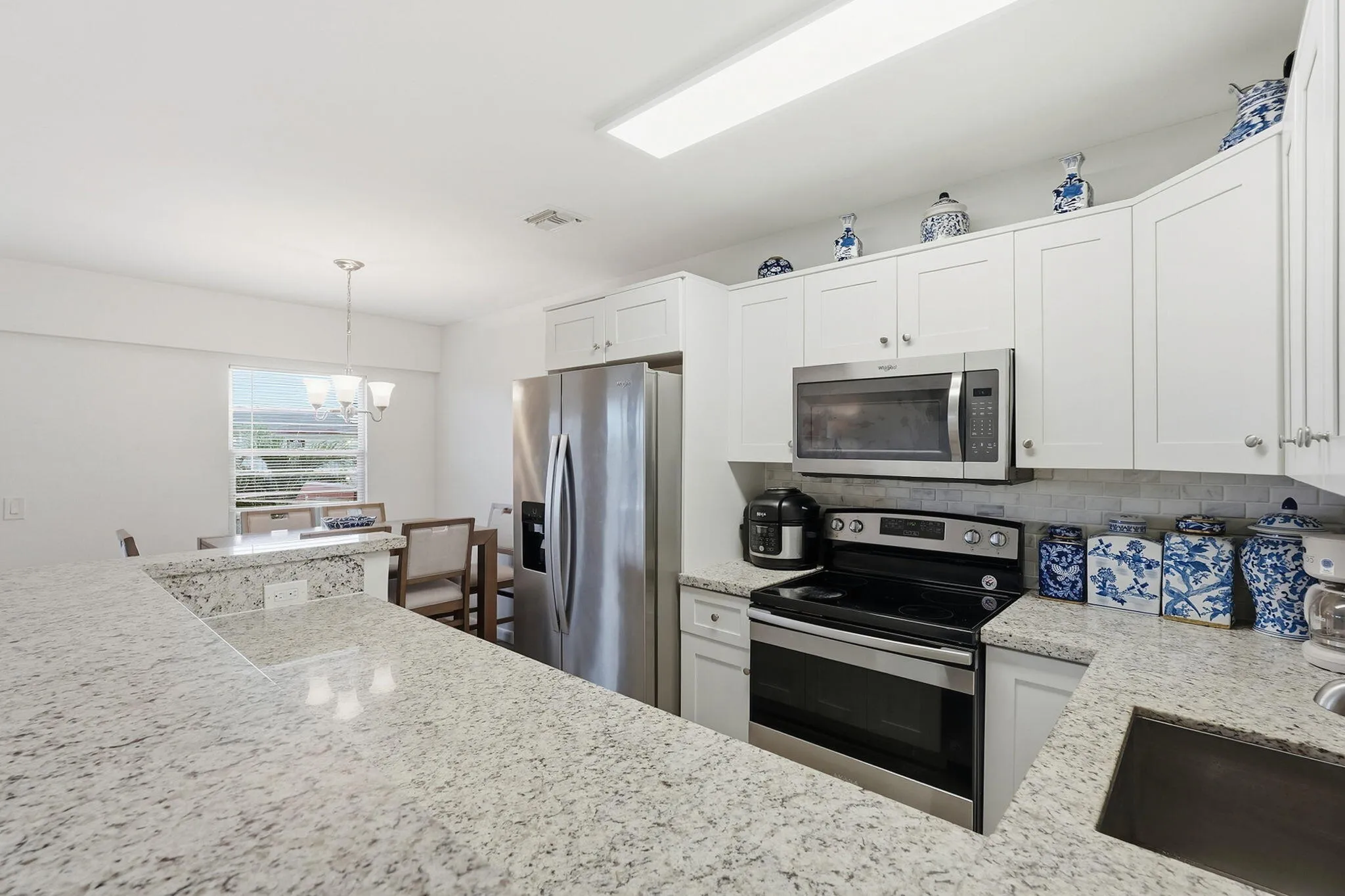 15-web-or-mls-209_Brighton_E_05981