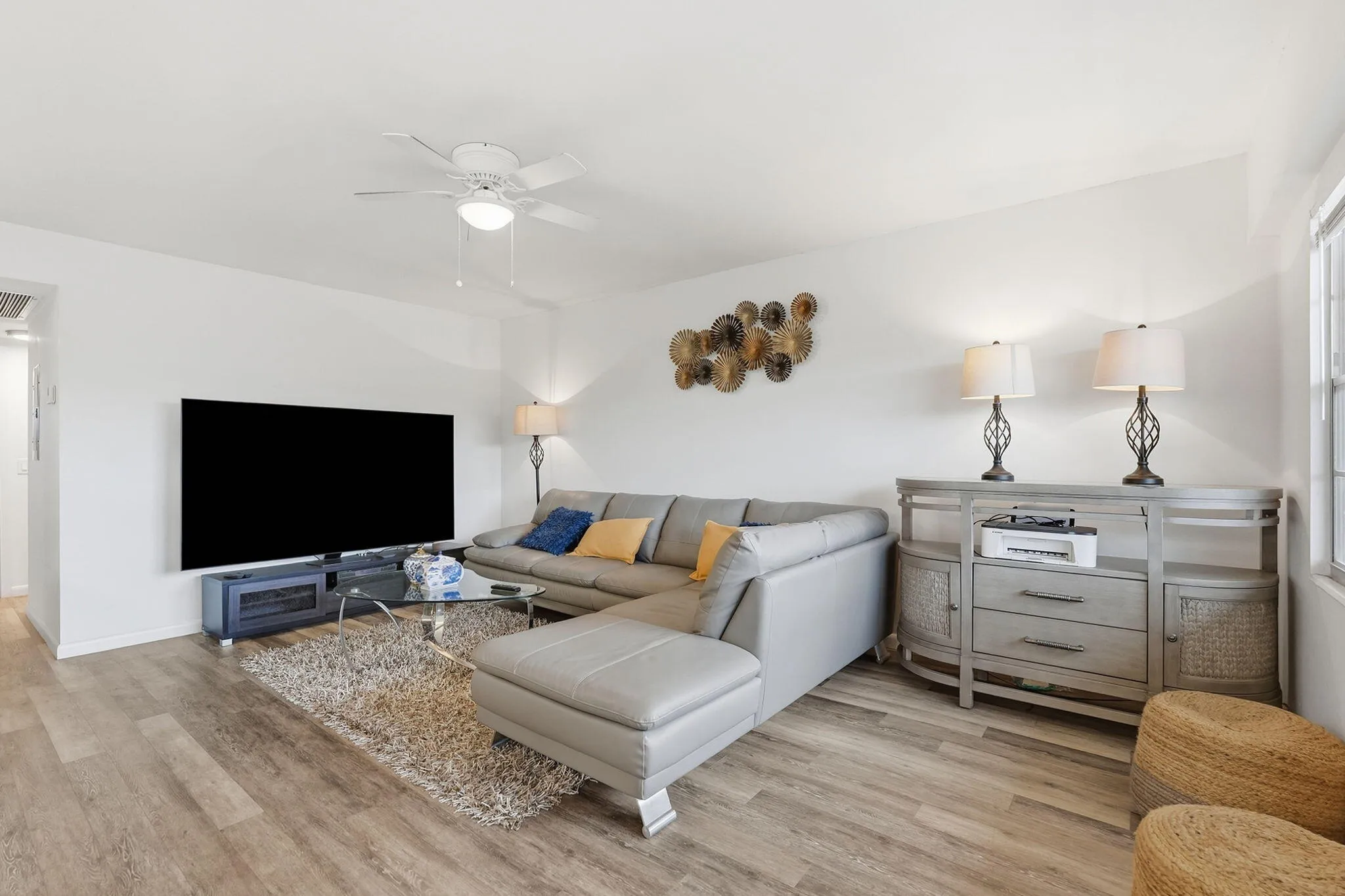 17-web-or-mls-209_Brighton_E_05993