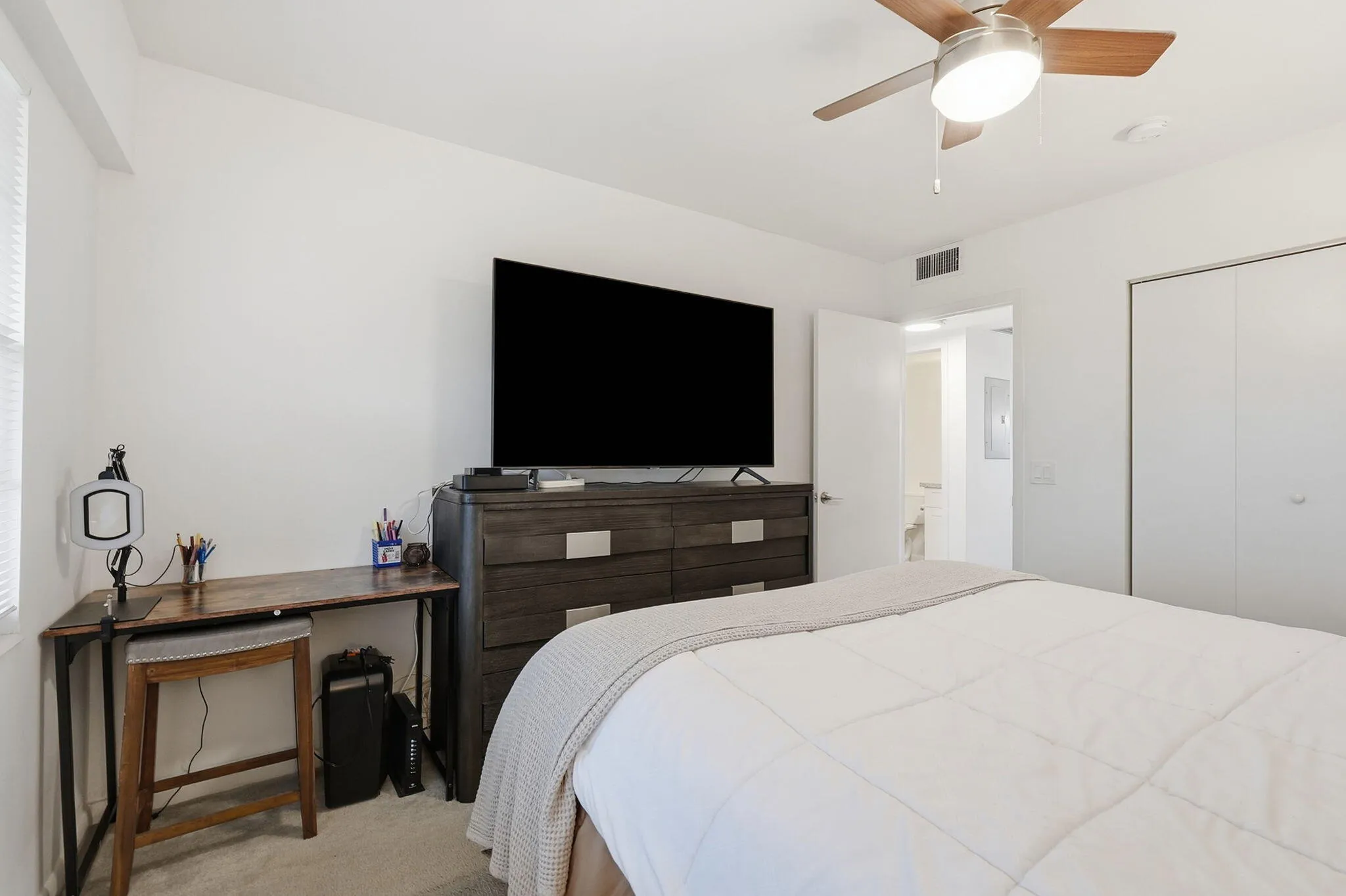 3-web-or-mls-209_Brighton_E_05939
