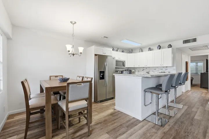 10-web-or-mls-209_Brighton_E_05963