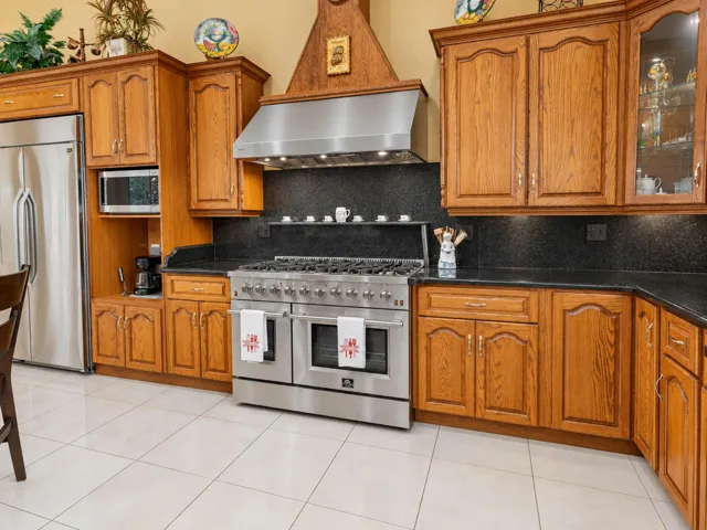 15. Kitchen C