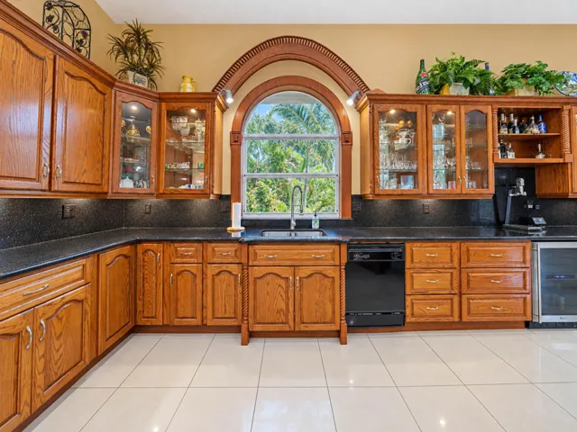 16. Kitchen D