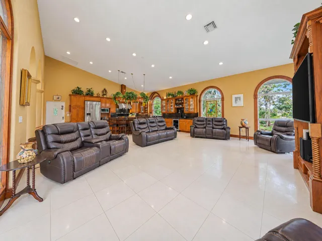 20. Family Room B