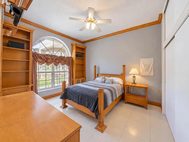 32. Johannas Room A
