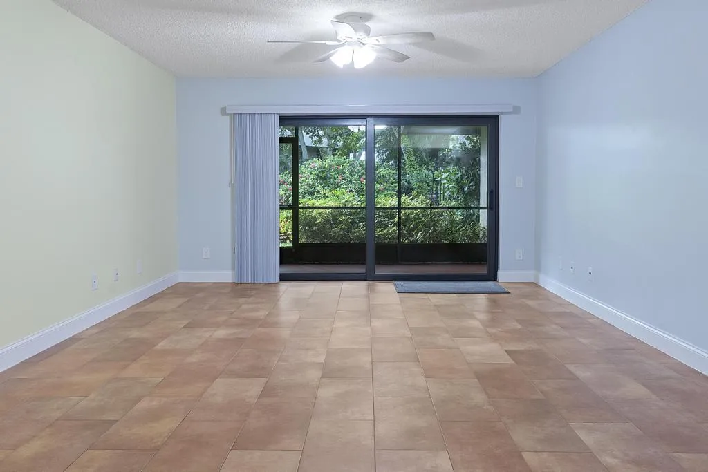 4307 Wood Ride Rd - 021