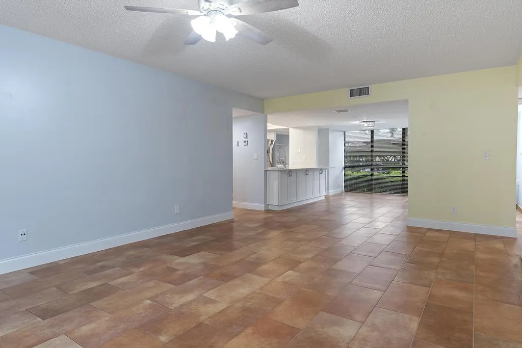 4307 Wood Ride Rd - 023