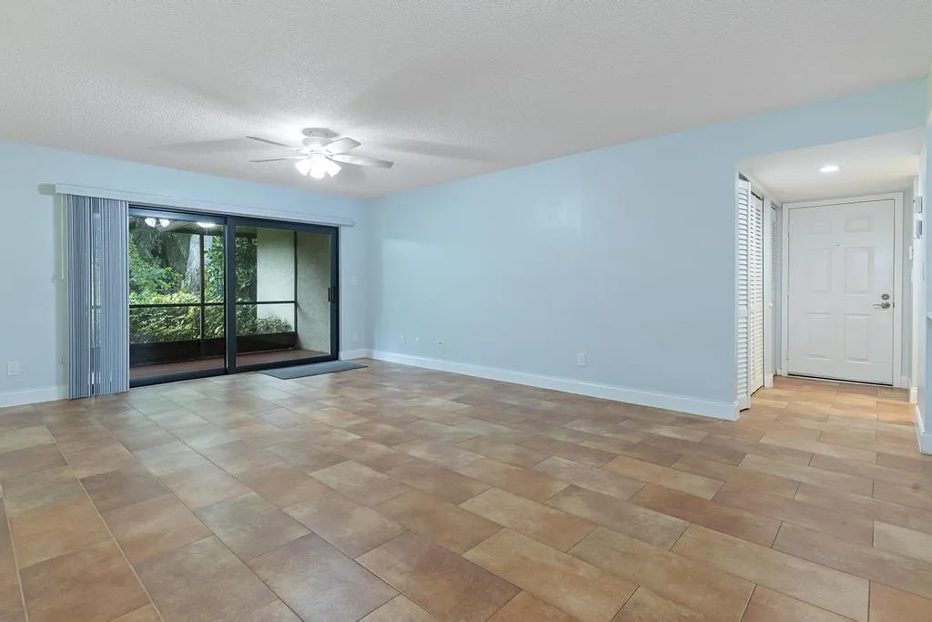 4307 Wood Ride Rd - 022