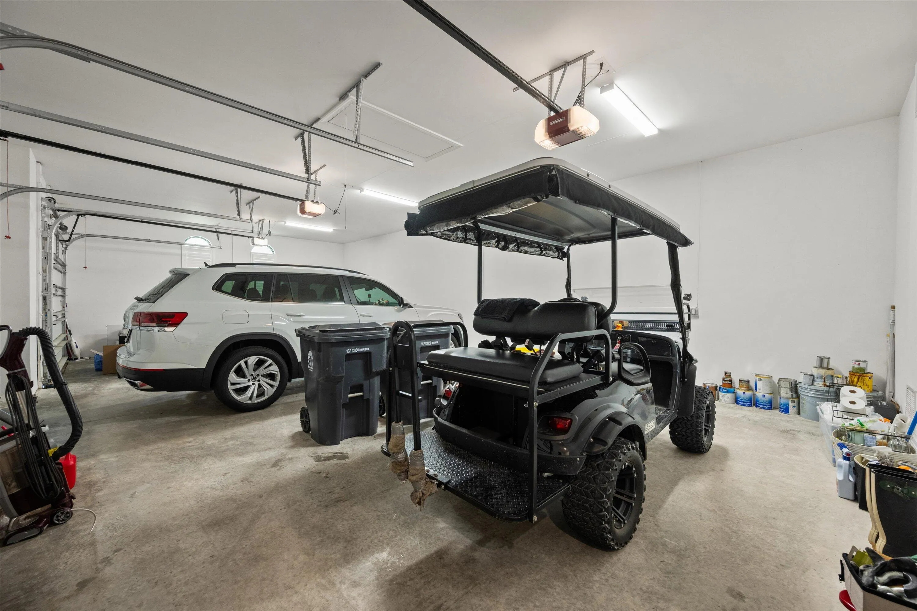 Expansive garage
