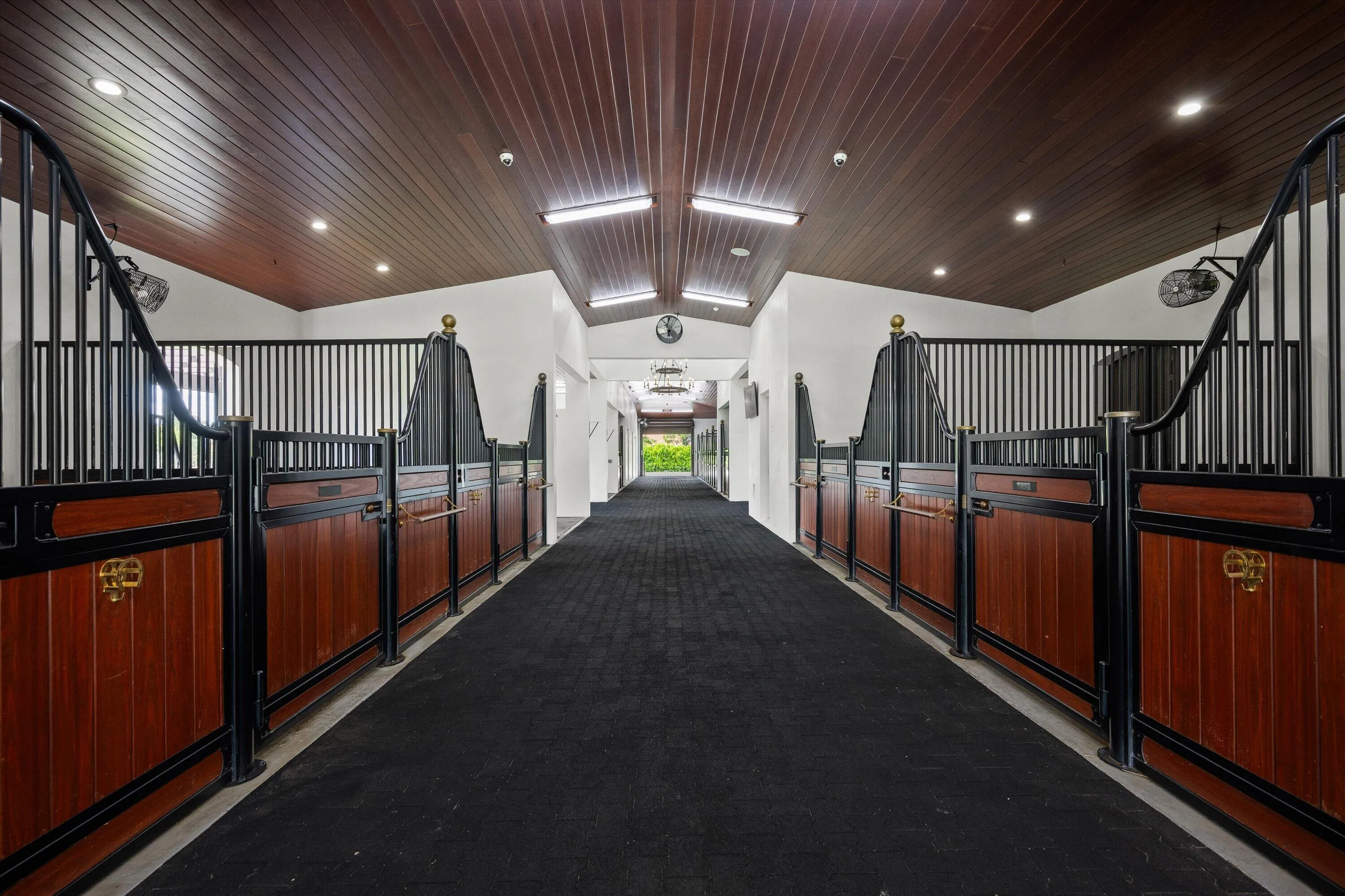 Rubber brick throughout and European style stalls