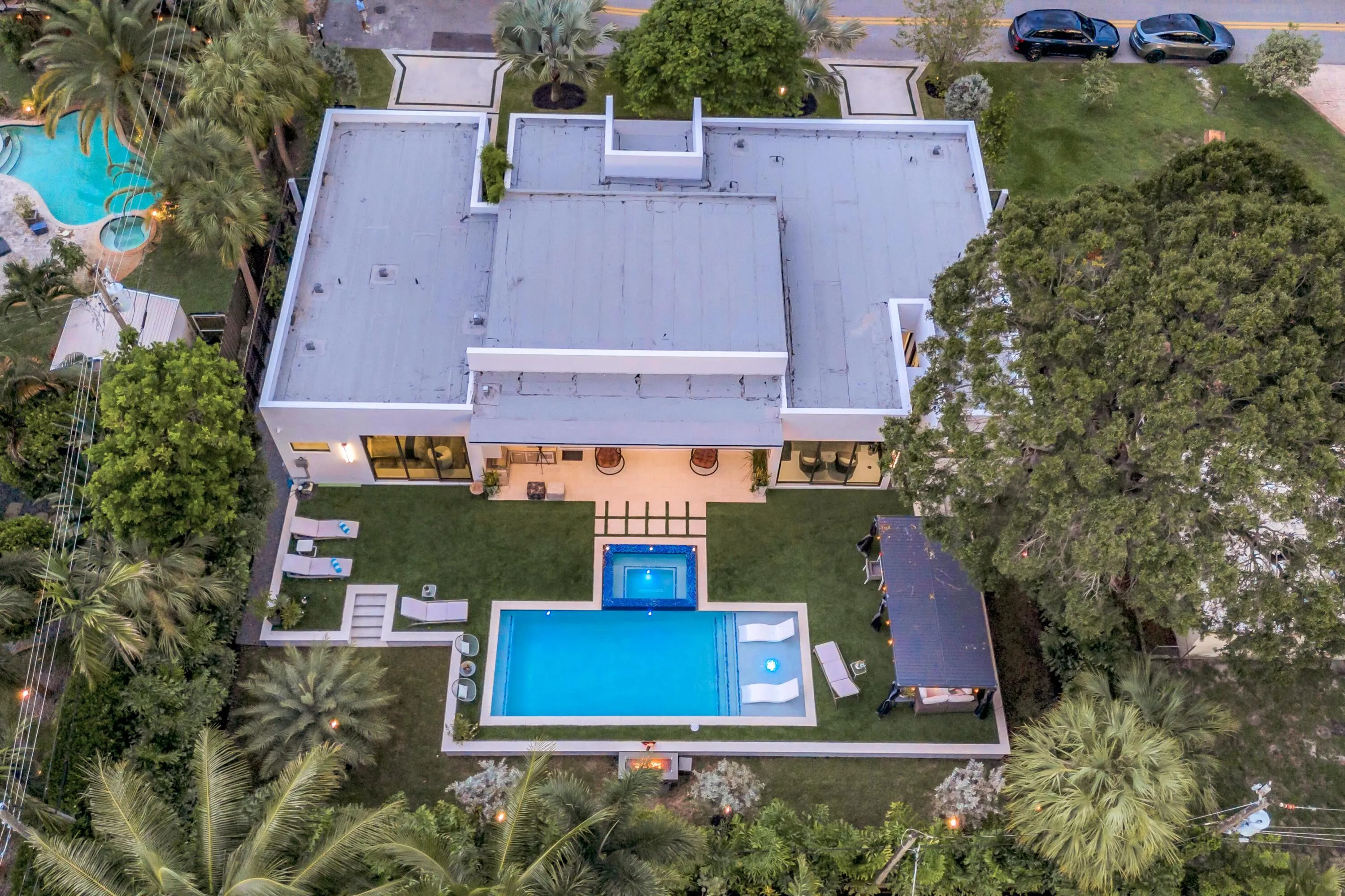 215 NE 28TH CT--3 (2)