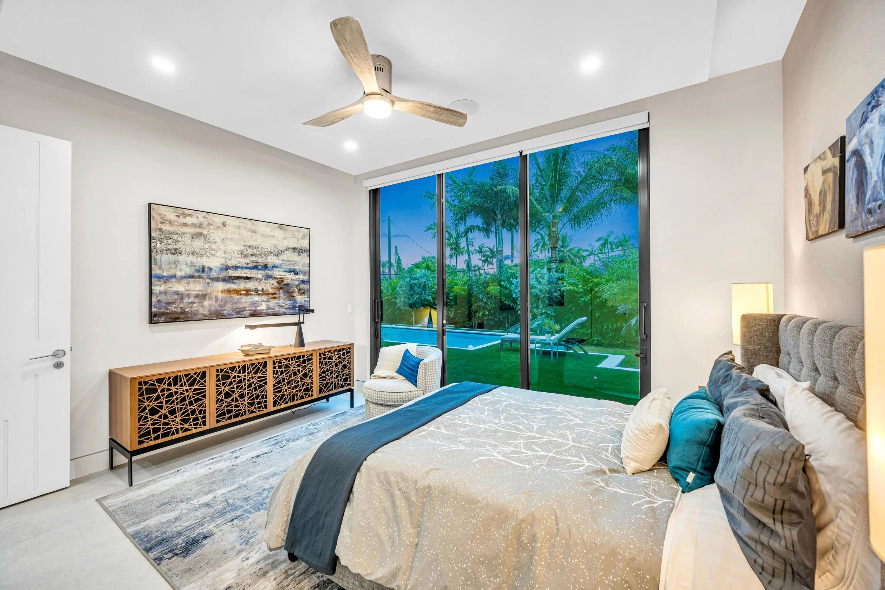 215 NE 28TH CT--57 (1)