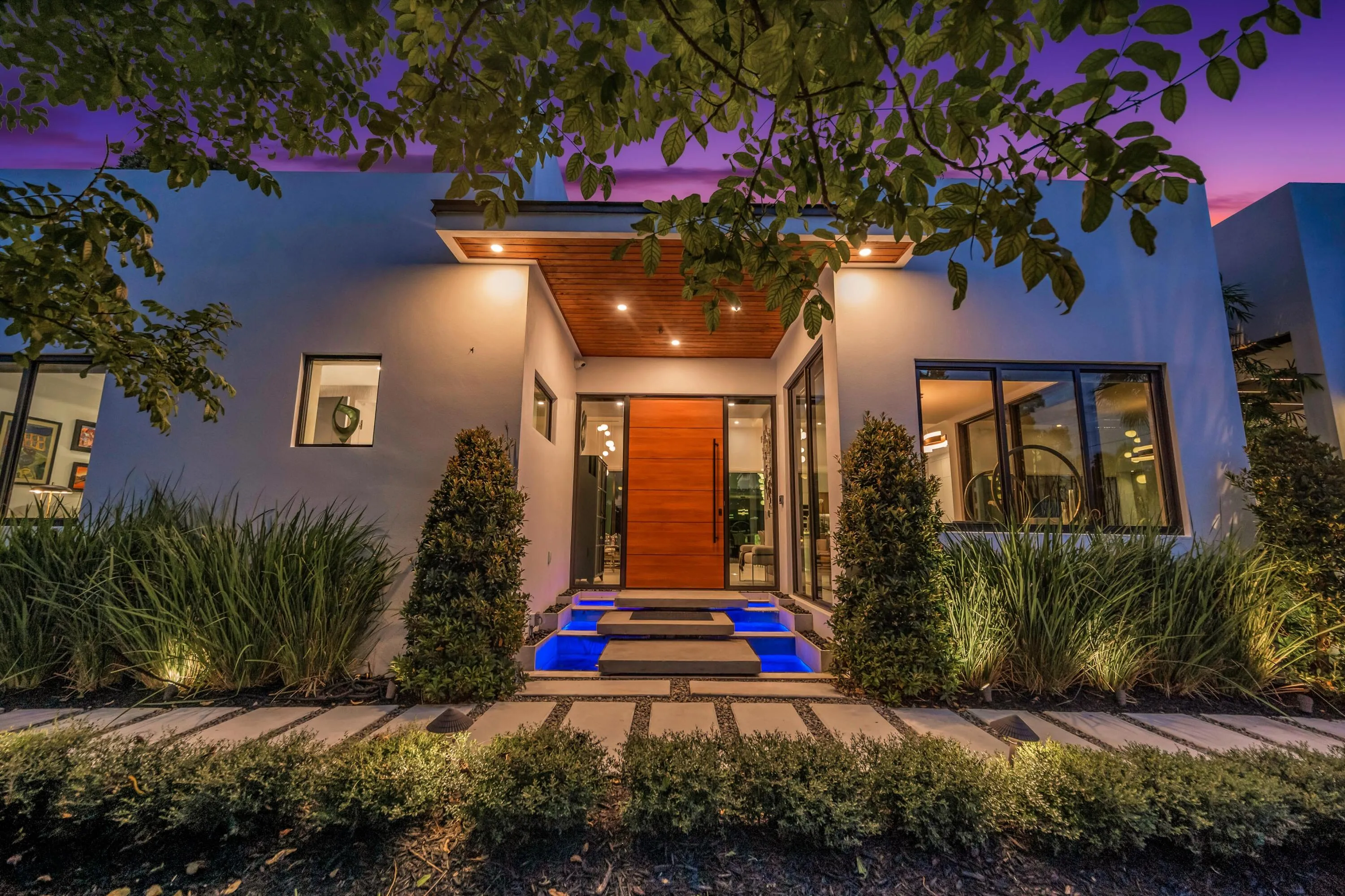 215 NE 28TH CT--23