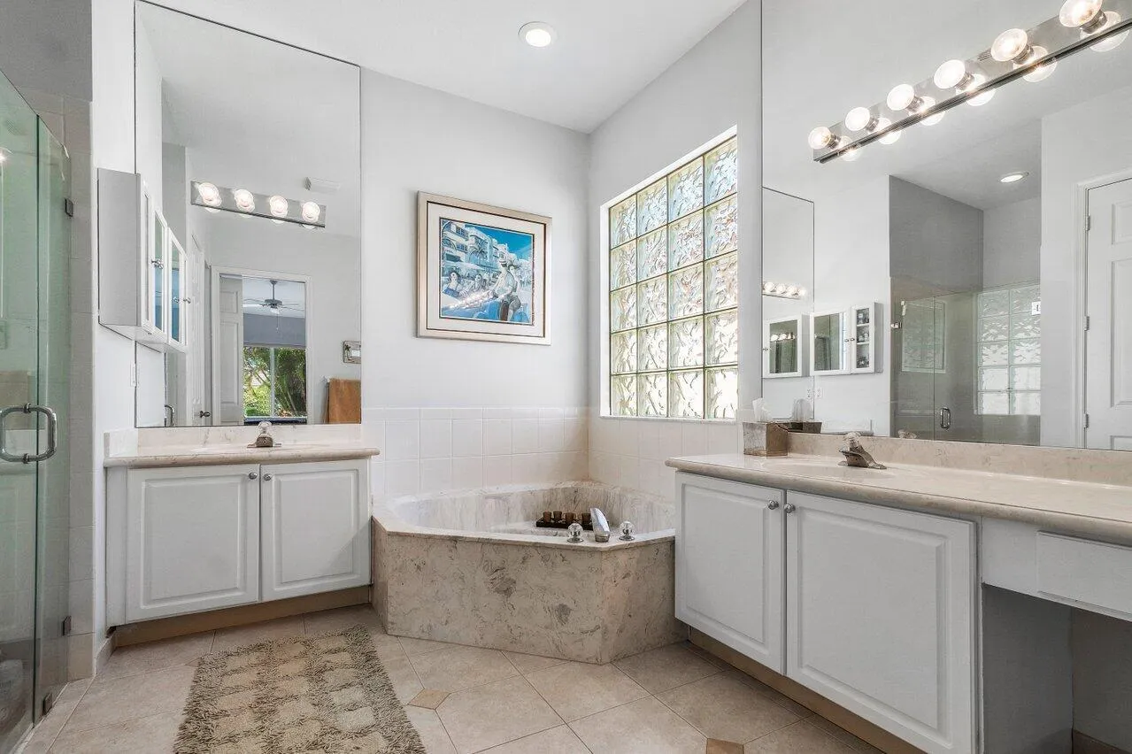 Owner's En-suite