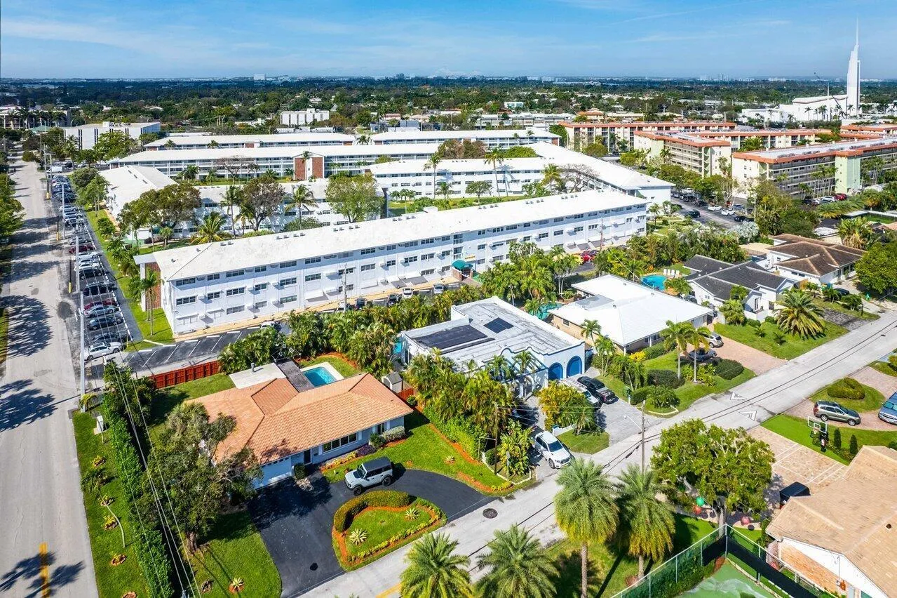 028-2455Northeast51stStreet-E103-FortLau
