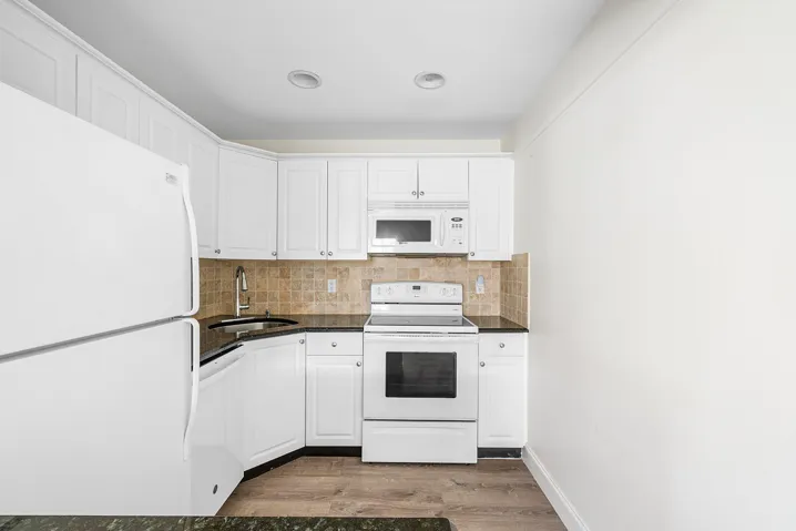 008-2455Northeast51stStreet-E102-FortLau