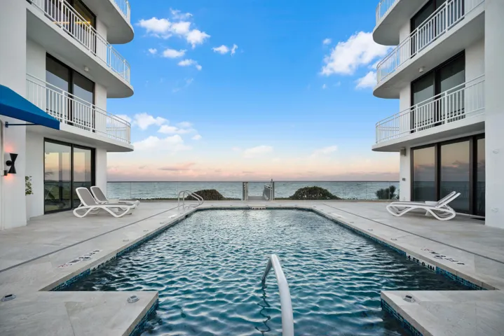 Pool/Beach