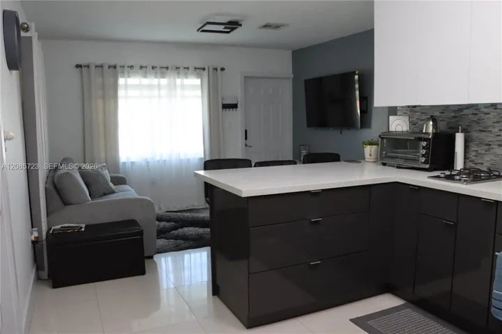 Photo 33