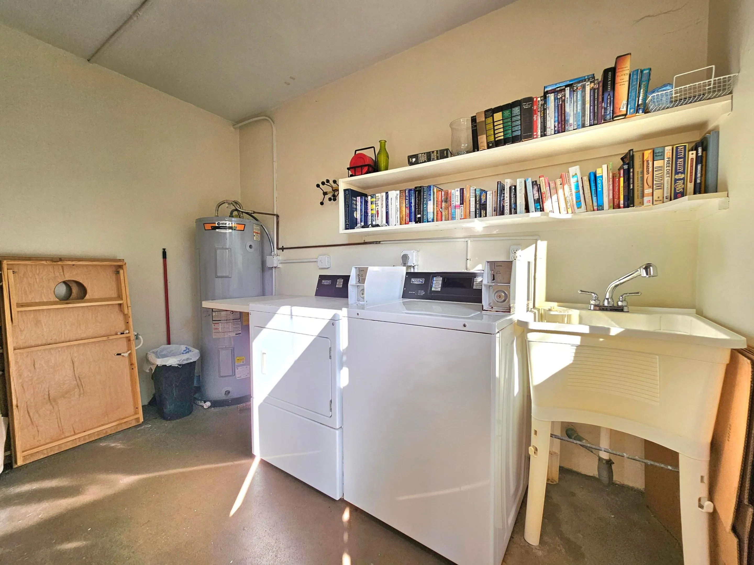 CLEAN COMMUNITY LAUNDRY