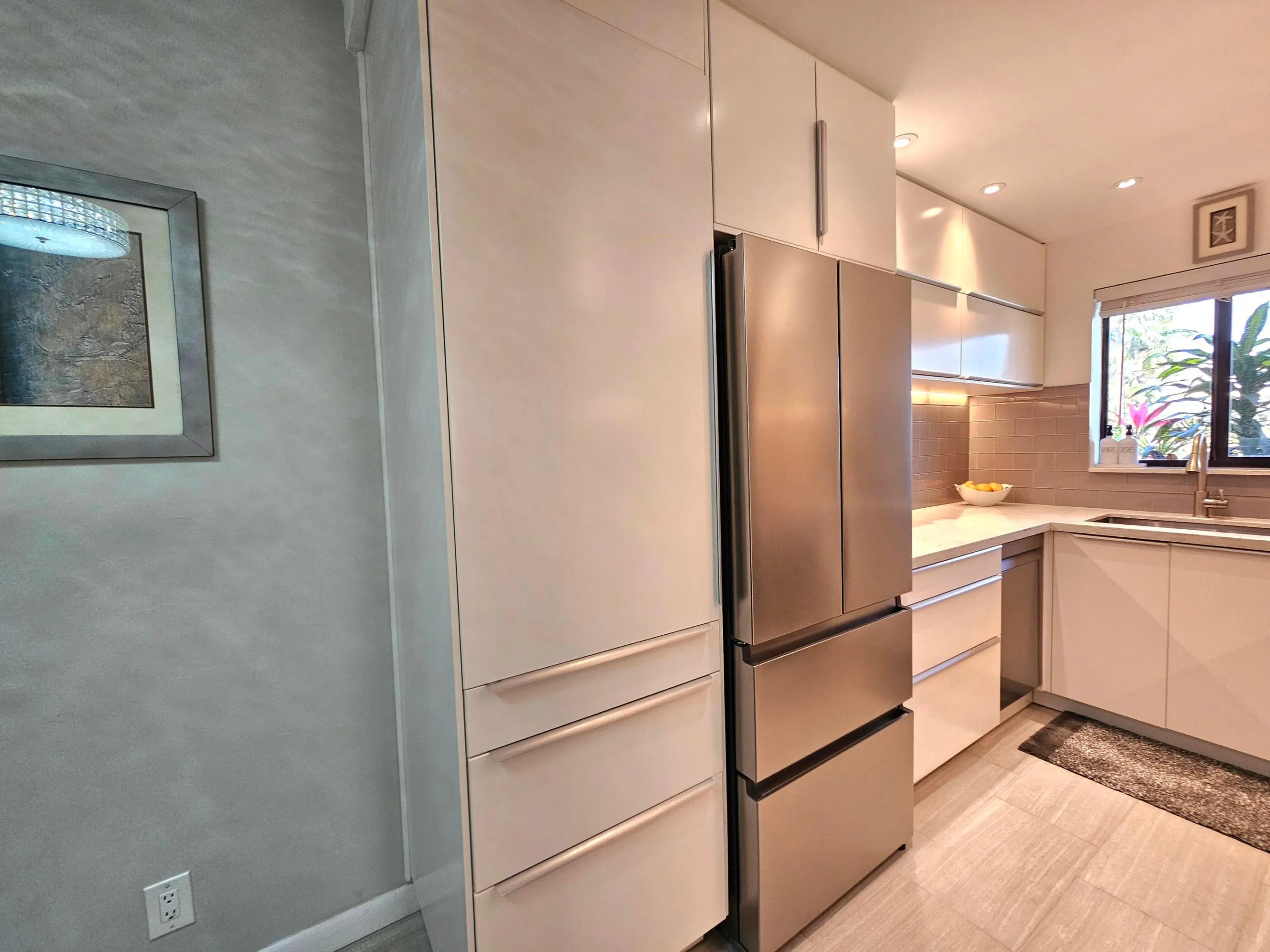 ENTRANCE TO YOUR KITCHEN