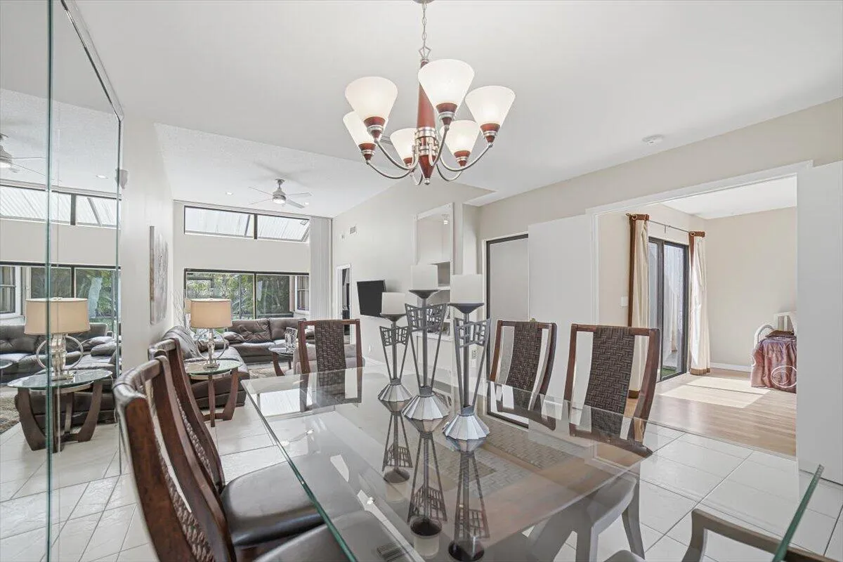 26-Dining Area-Livingroom-B
