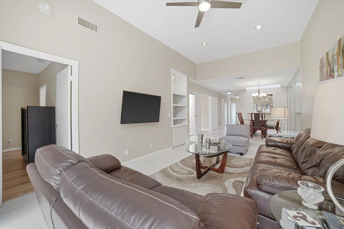 43-Livingroom-C