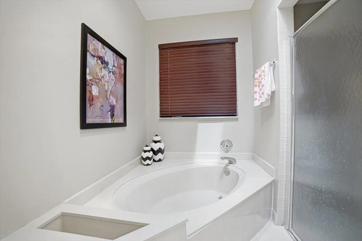 19-Bedroom1-Bathroom-B