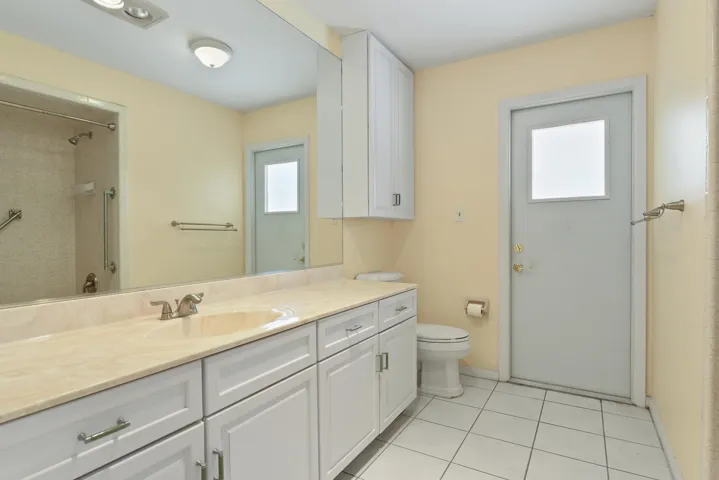 2n/d bath - Cabana Bath