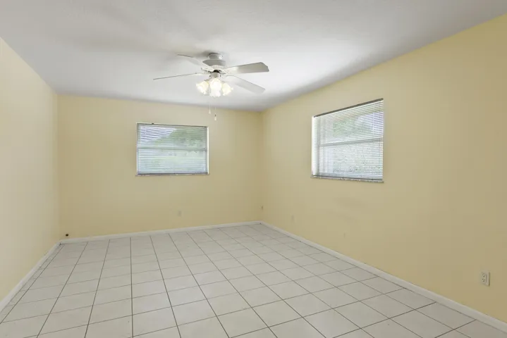 Bedroom 3 w/ 1/2 bath