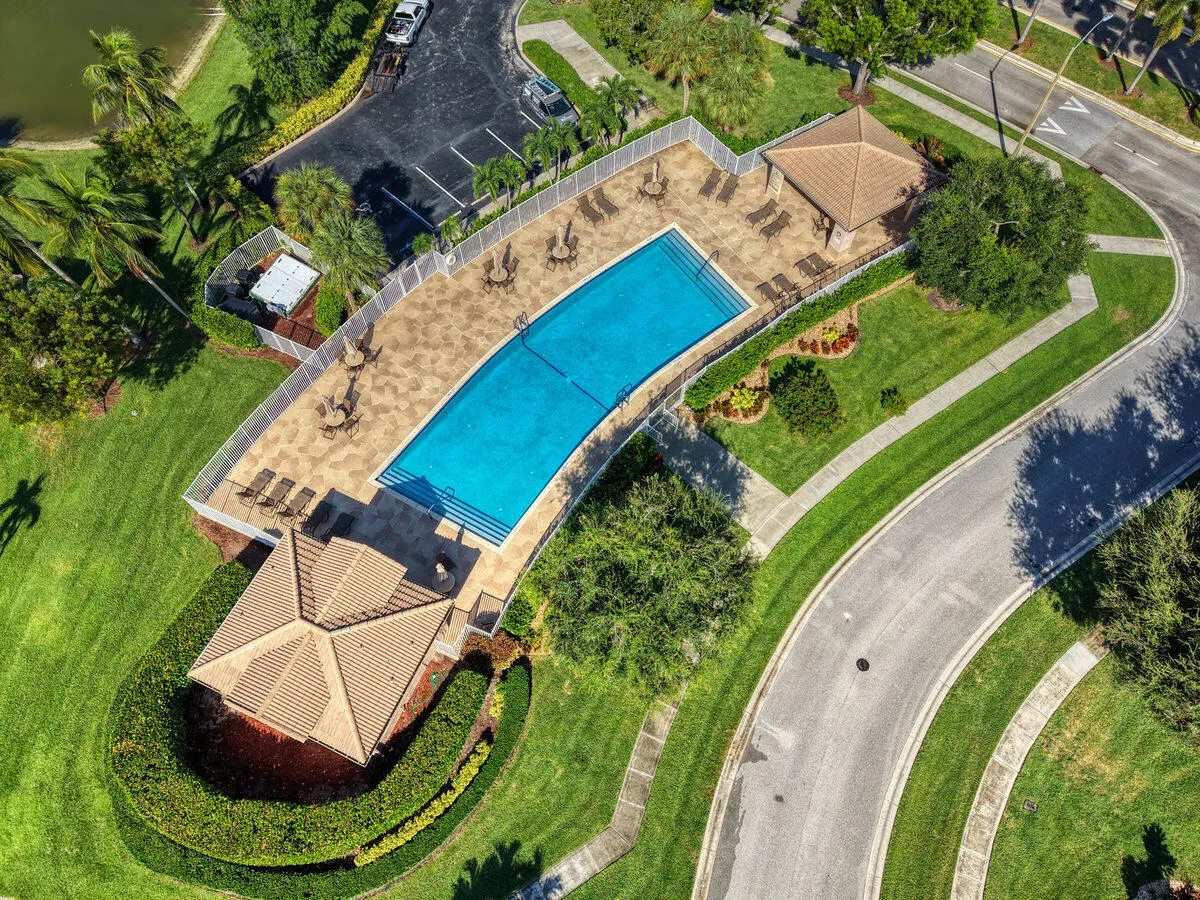 22 Pool (2)