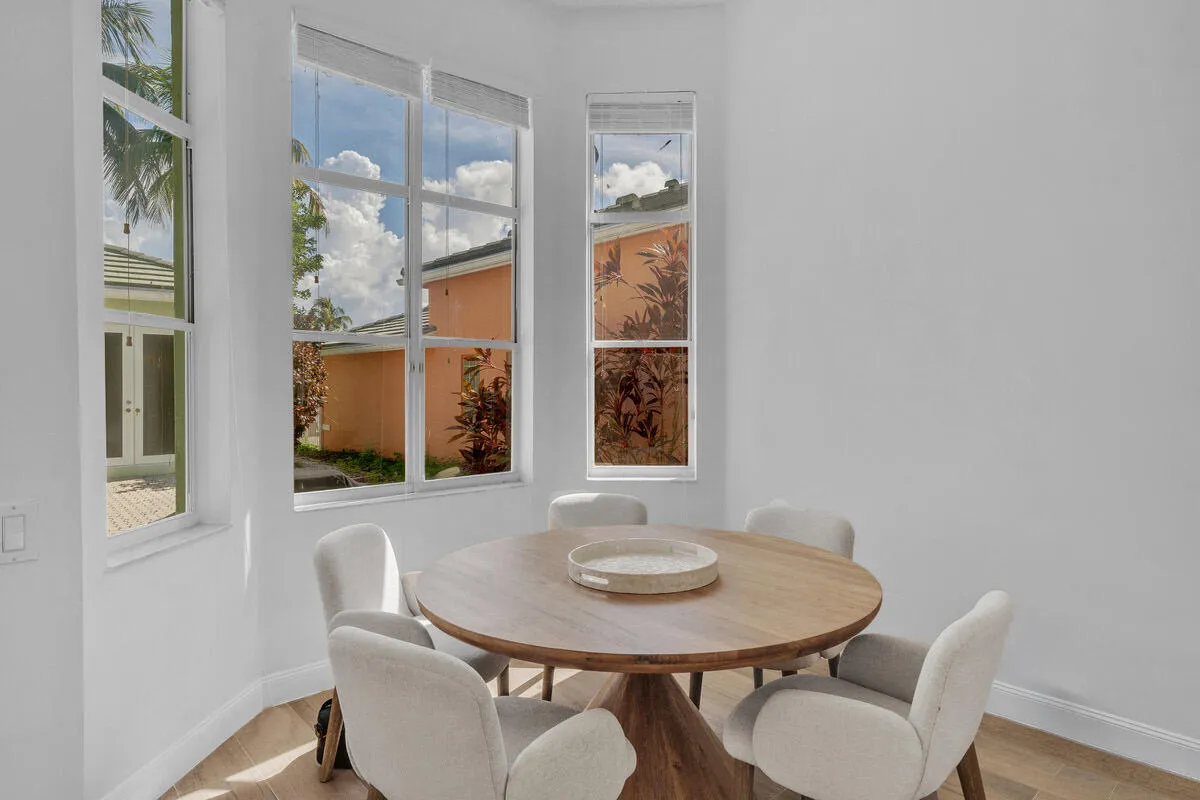 4 Dining Area (1)